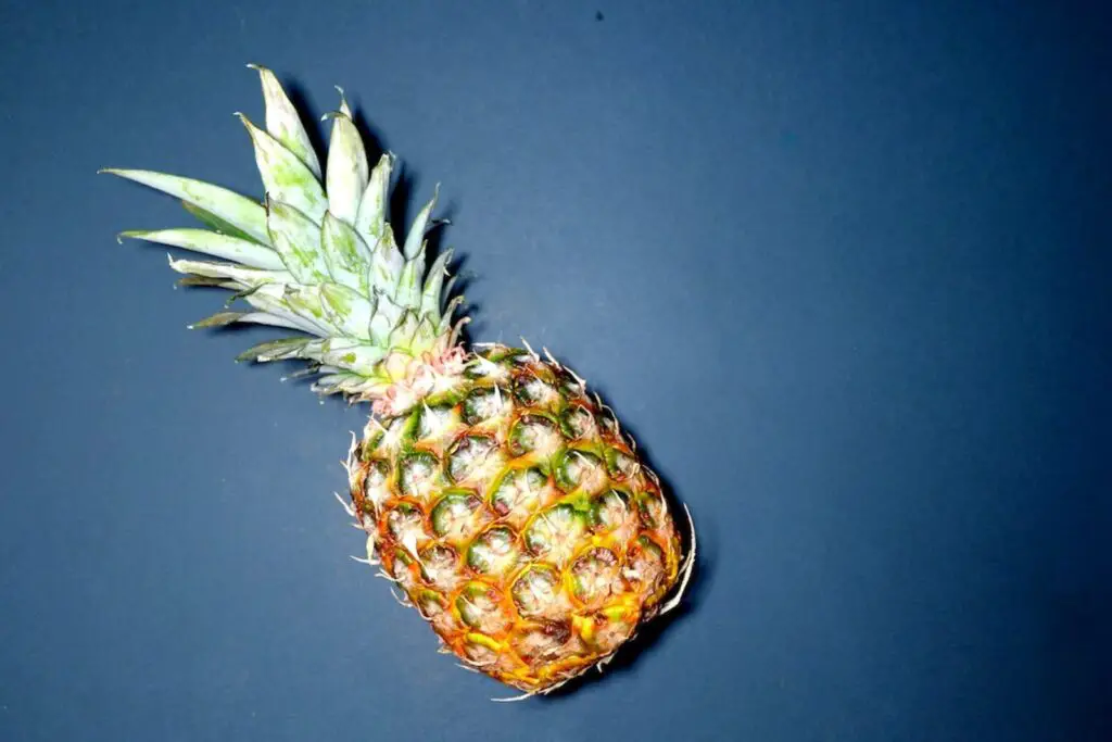 how to freeze pineapple