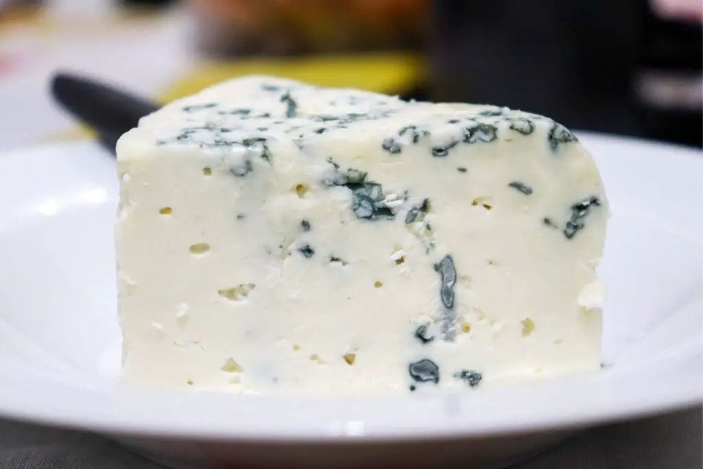how to freeze blue cheese