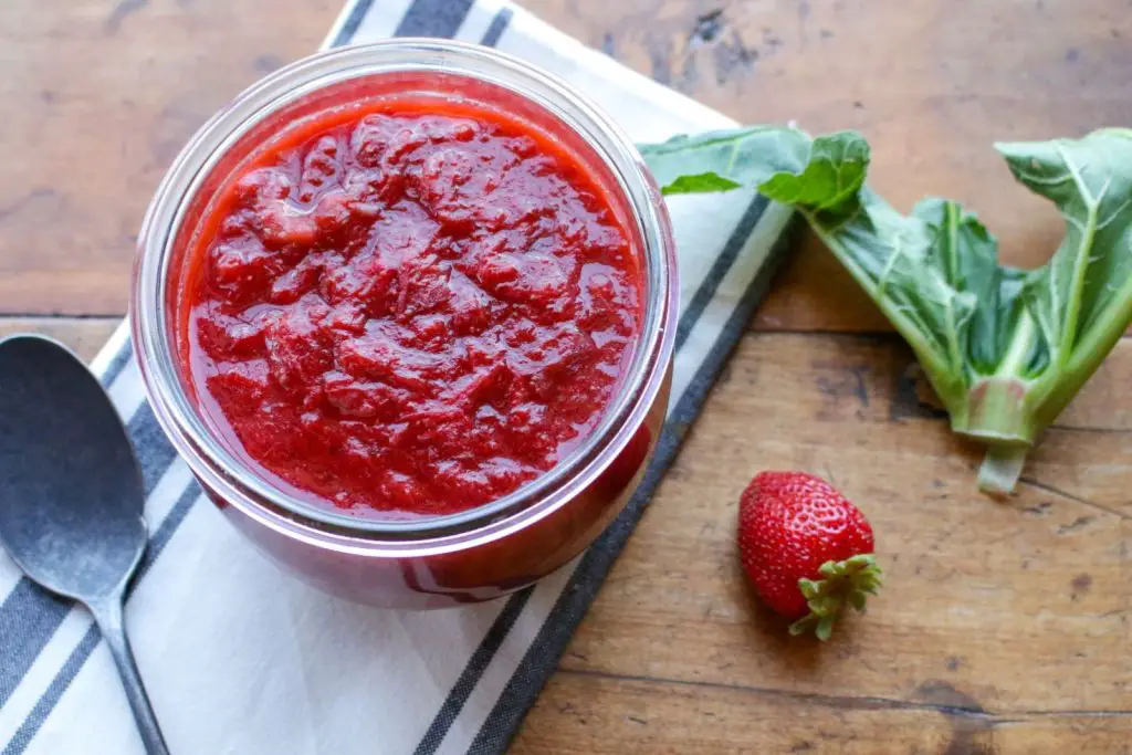how to freeze rhubarb sauce