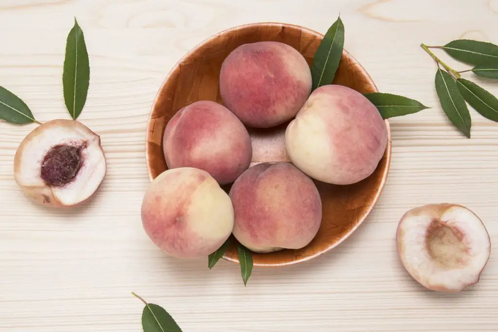 how to freeze white peaches